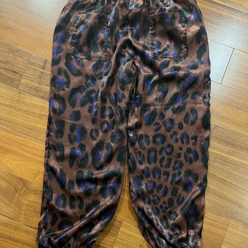 Karlie leopard jogger NWT NWT - image 5